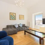Giulio Cesare Penthouse In 아파트 *